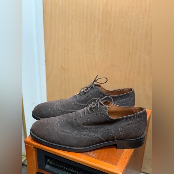 Saks Fifth Avenue Men’s Brown Suede Laced Shoes.         Size-9.5